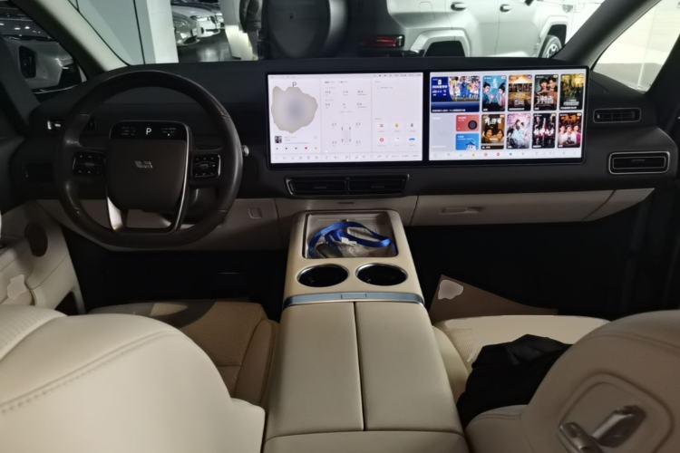 Used Li Auto MEGA 2024 Ultra Model Center Console