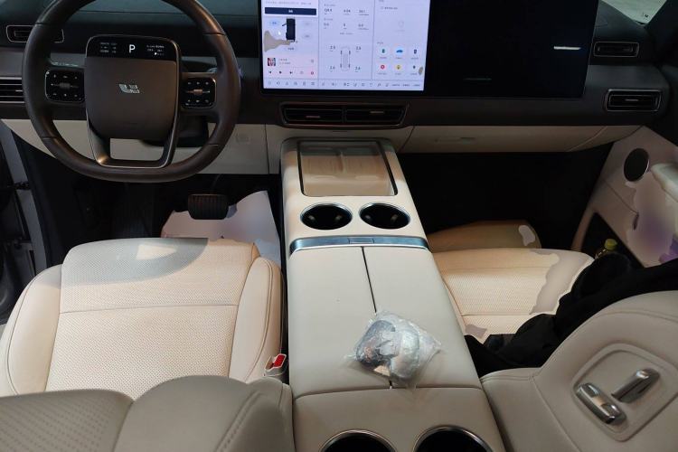 Used Li Auto MEGA 2024 Ultra Model Center Console