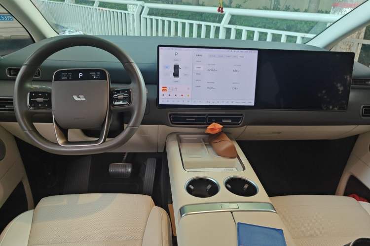 Used Li Auto MEGA 2024 Ultra Model Center Console
