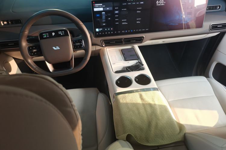 Used Li Auto MEGA 2024 Ultra Model Center Console