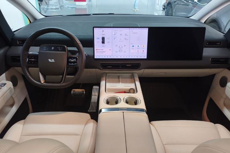 Used Li Auto MEGA 2024 Ultra Model Center Console
