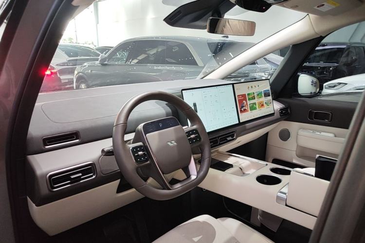 Used Li Auto MEGA 2024 Ultra Model Center Console