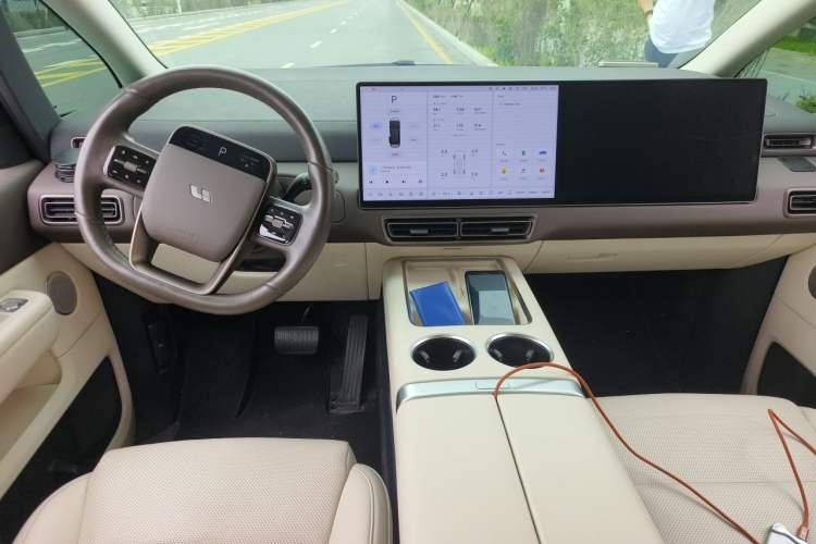 Used Li Auto MEGA 2024 Ultra Model Center Console