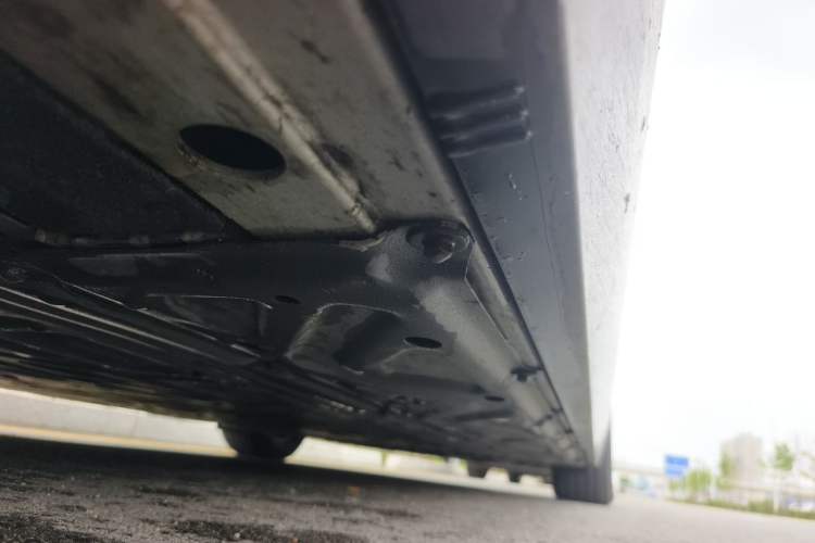 Used Li Auto MEGA 2024 Ultra Model Chassis Front Left