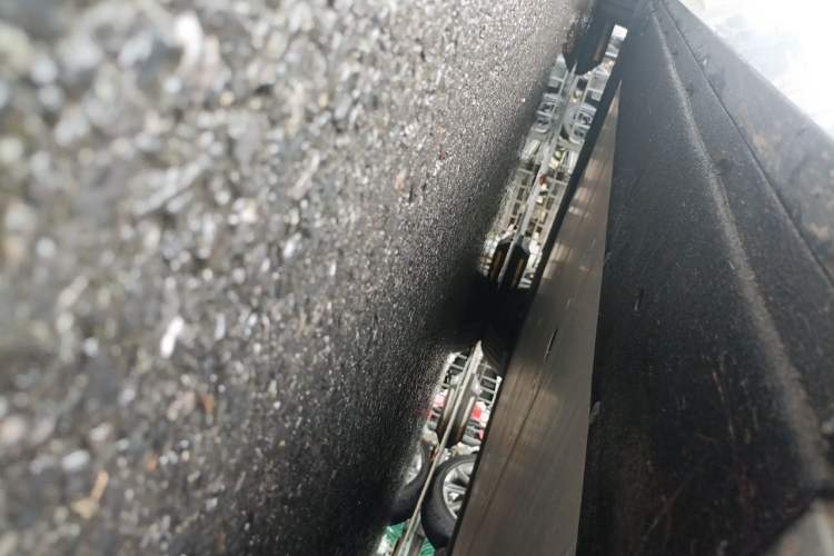 Used Li Auto MEGA 2024 Ultra Model Chassis Front Right