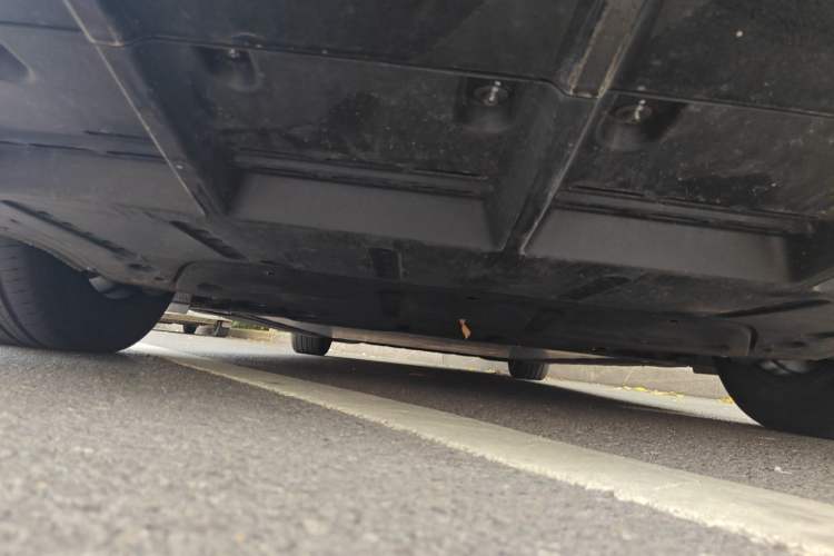 Used Li Auto MEGA 2024 Ultra Model Chassis Rear