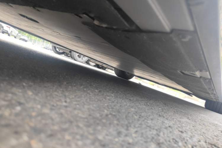 Used Li Auto MEGA 2024 Ultra Model Chassis Rear Right