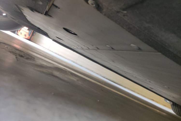 Used Li Auto MEGA 2024 Ultra Model Chassis Rear Right