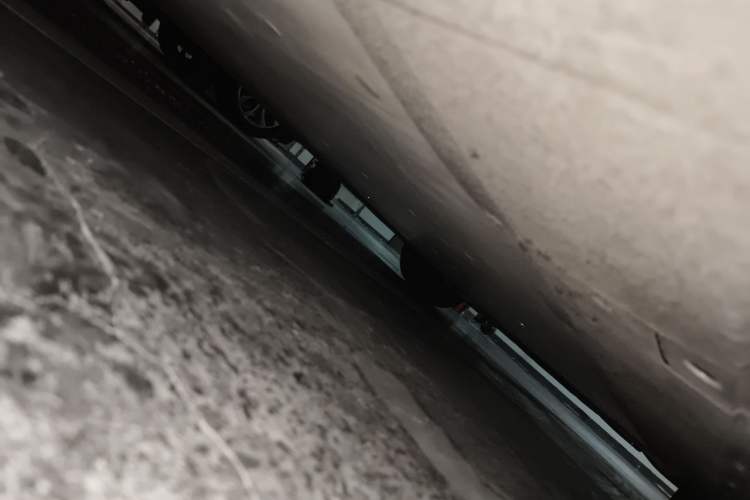 Used Li Auto MEGA 2024 Ultra Model Chassis Rear Right