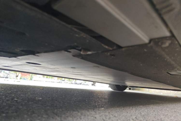 Used Li Auto MEGA 2024 Ultra Model Chassis Rear Right