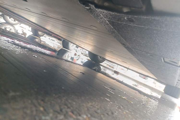Used Li Auto MEGA 2024 Ultra Model Chassis Rear Right