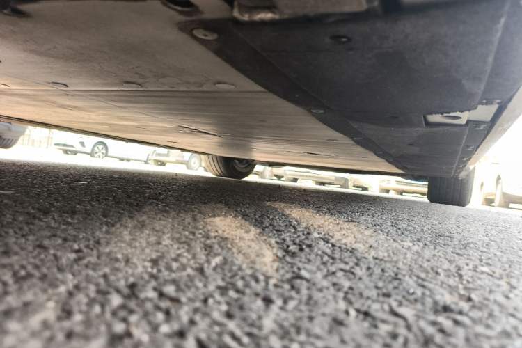 Used Li Auto MEGA 2024 Ultra Model Chassis Rear Right