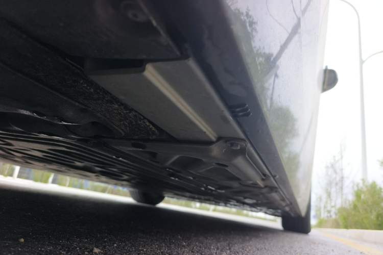 Used Li Auto MEGA 2024 Ultra Model Chassis Rear Right