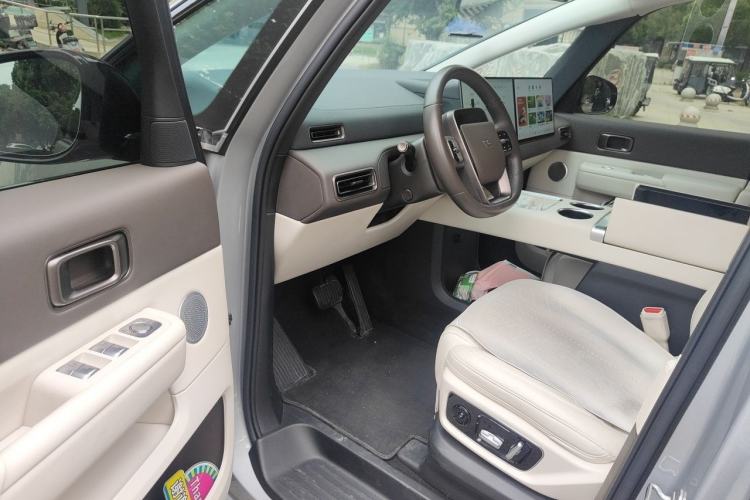 Used Li Auto MEGA 2024 Ultra Model Driver Seat