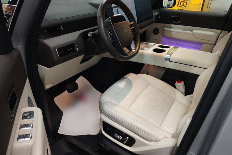Used Li Auto MEGA 2024 Ultra Model Driver Seat