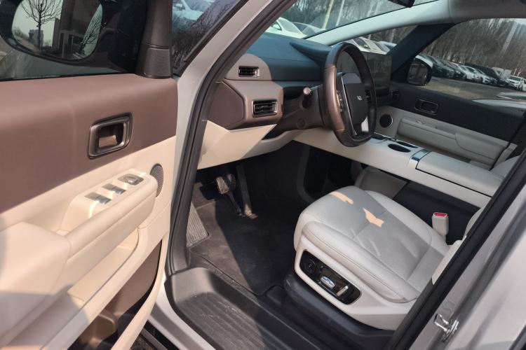 Used Li Auto MEGA 2024 Ultra Model Driver Seat
