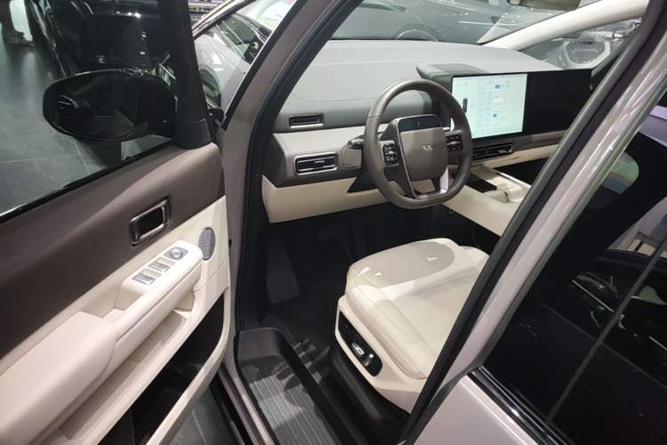 Used Li Auto MEGA 2024 Ultra Model Driver Seat