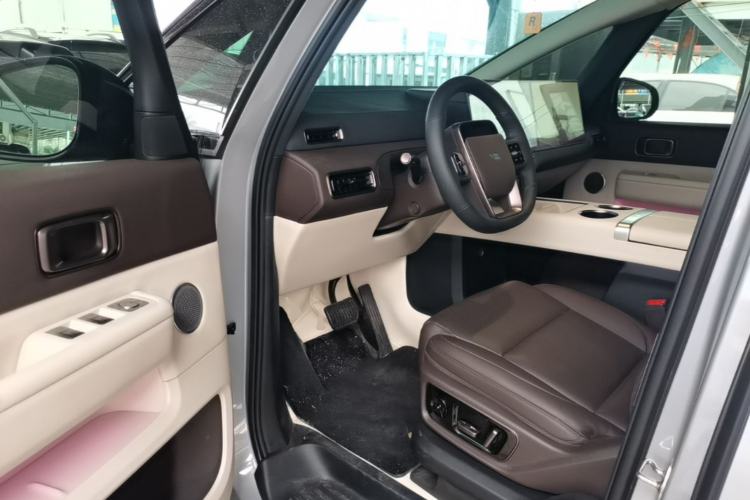 Used Li Auto MEGA 2024 Ultra Model Driver Seat