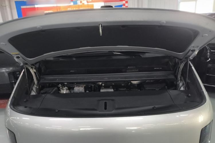 Used Li Auto MEGA 2024 Ultra Model Engine Bay