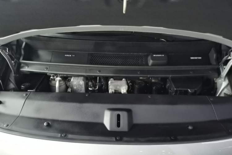 Used Li Auto MEGA 2024 Ultra Model Engine Bay