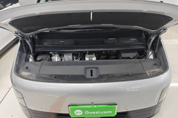 Used Li Auto MEGA 2024 Ultra Model Engine Bay