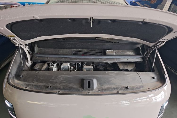 Used Li Auto MEGA 2024 Ultra Model Engine Bay