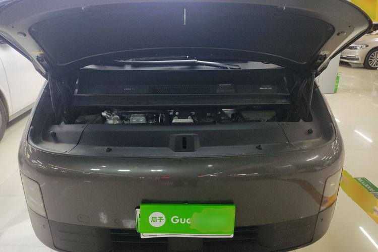 Used Li Auto MEGA 2024 Ultra Model Engine Bay