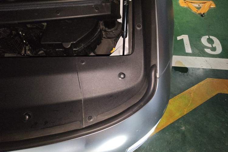 Used Li Auto MEGA 2024 Ultra Model Engine Bay Left