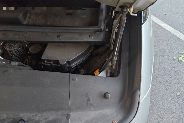 Used Li Auto MEGA 2024 Ultra Model Engine Bay Left