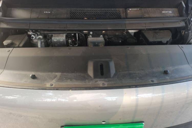 Used Li Auto MEGA 2024 Ultra Model Engine Bay
