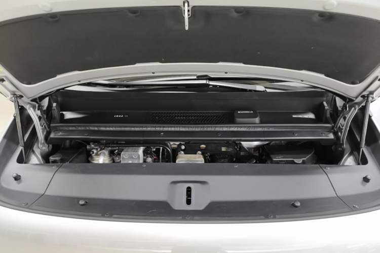 Used Li Auto MEGA 2024 Ultra Model Engine Bay