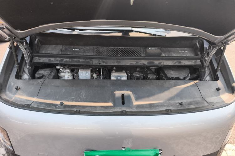 Used Li Auto MEGA 2024 Ultra Model Engine Bay