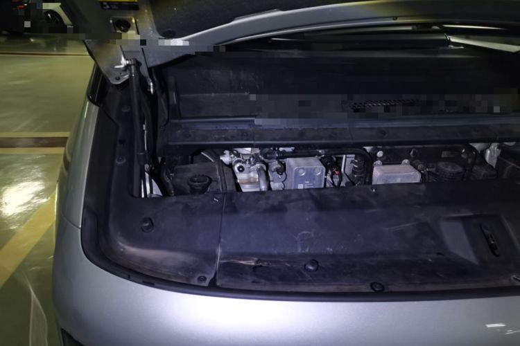 Used Li Auto MEGA 2024 Ultra Model Engine Bay Right