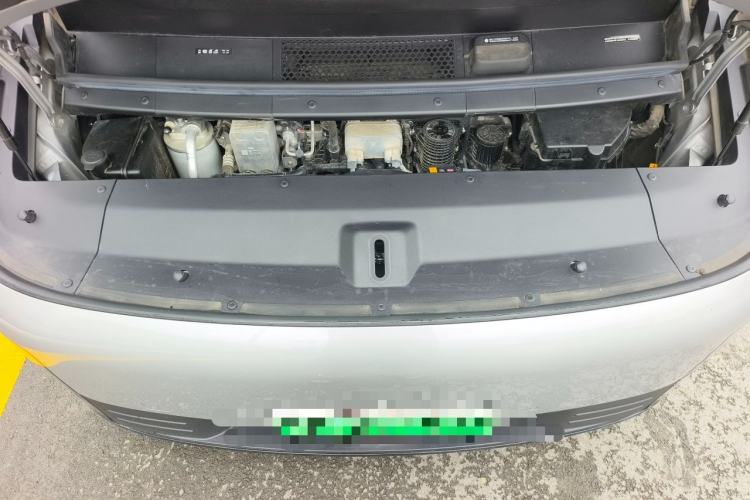 Used Li Auto MEGA 2024 Ultra Model Engine Bay