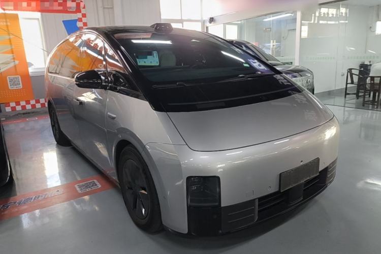 Used Li Auto MEGA 2024 Ultra Model Exterior 1