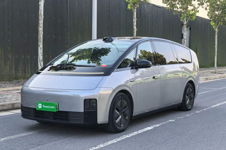 Used Li Auto MEGA 2024 Ultra Model Exterior 1