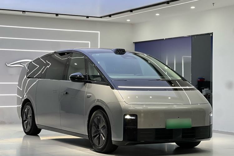 Used Li Auto MEGA 2024 Ultra Model Exterior 2