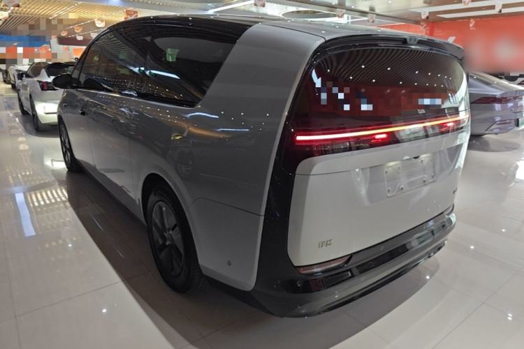 Used Li Auto MEGA 2024 Ultra Model Exterior 2
