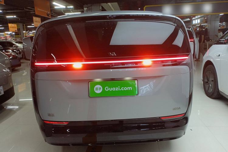 Used Li Auto MEGA 2024 Ultra Model Exterior 4