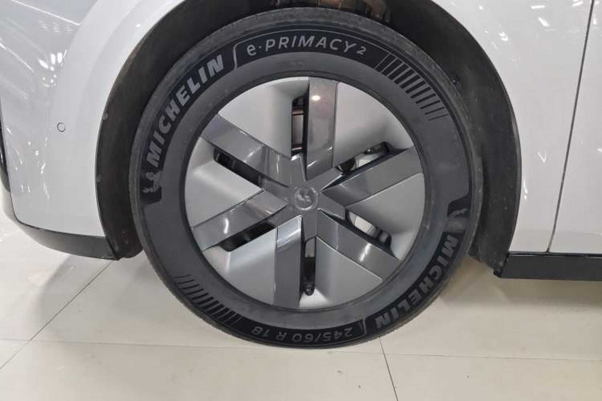 Used Li Auto MEGA 2024 Ultra Model Exterior 4