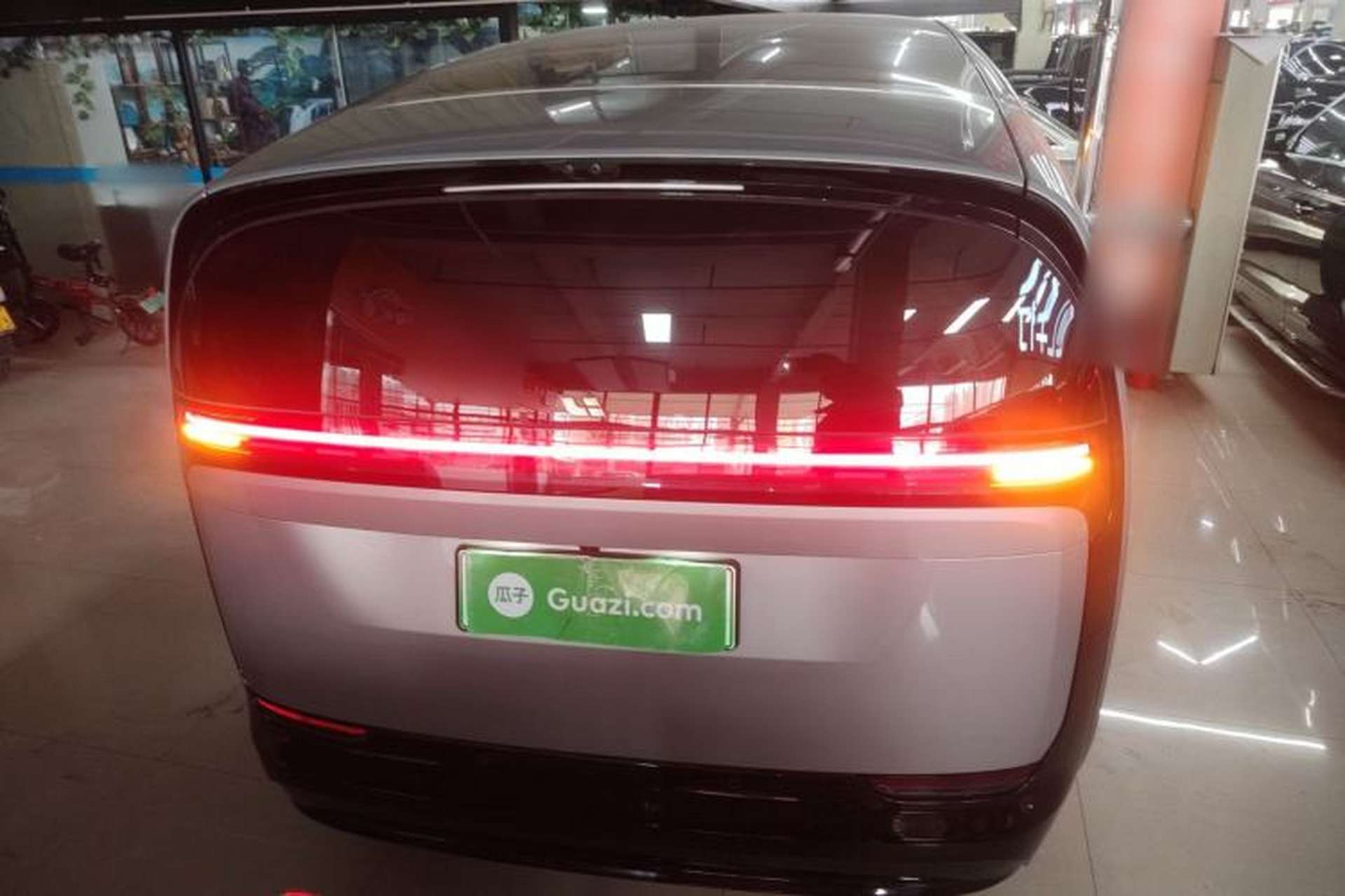 Used Li Auto MEGA 2024 Ultra Model Exterior 4