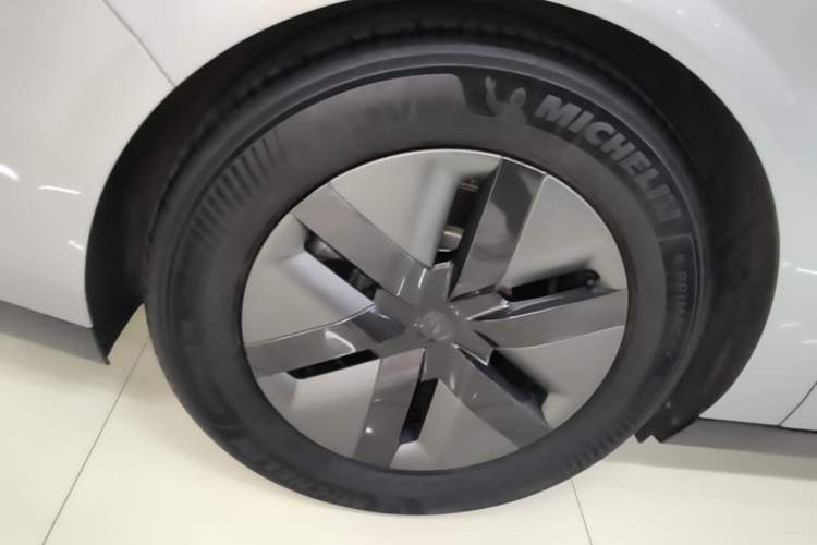 Used Li Auto MEGA 2024 Ultra Model Exterior 5