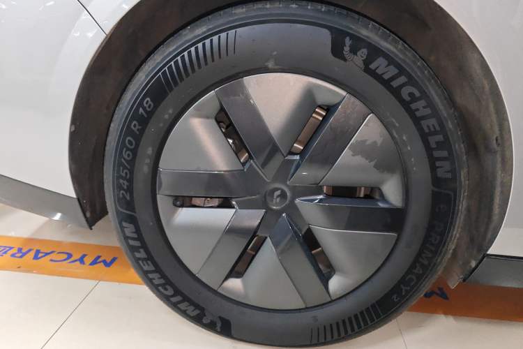 Used Li Auto MEGA 2024 Ultra Model Exterior 5