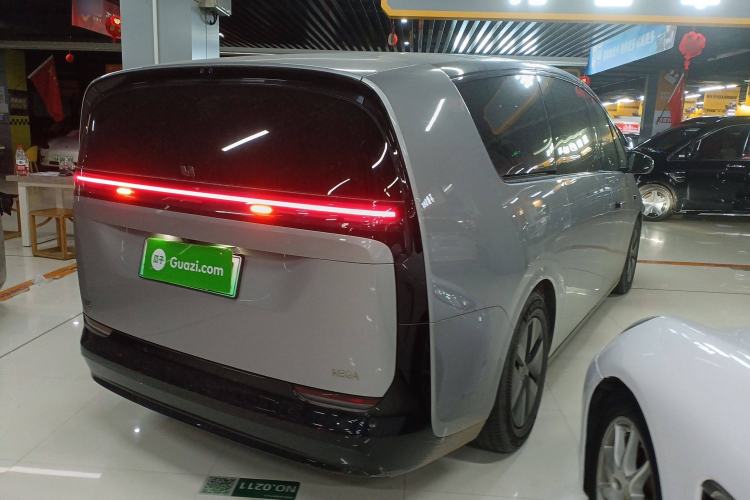 Used Li Auto MEGA 2024 Ultra Model Exterior 5