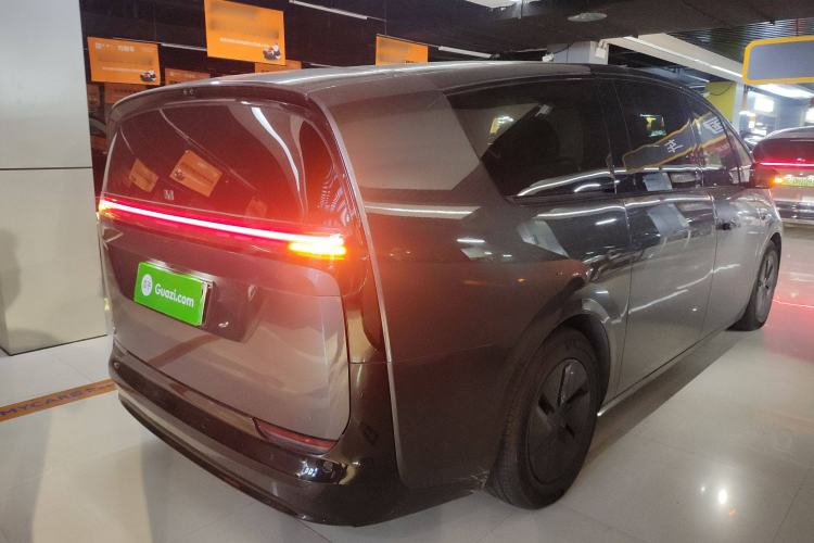 Used Li Auto MEGA 2024 Ultra Model Exterior 5