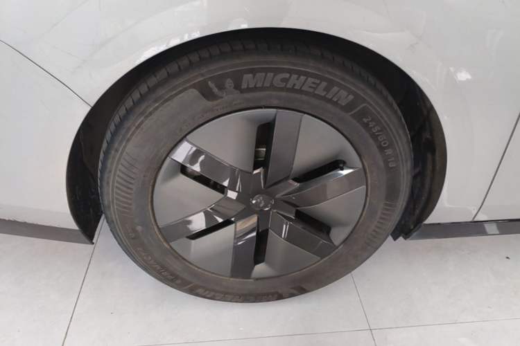 Used Li Auto MEGA 2024 Ultra Model Exterior 5