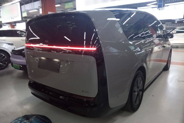 Used Li Auto MEGA 2024 Ultra Model Exterior 5