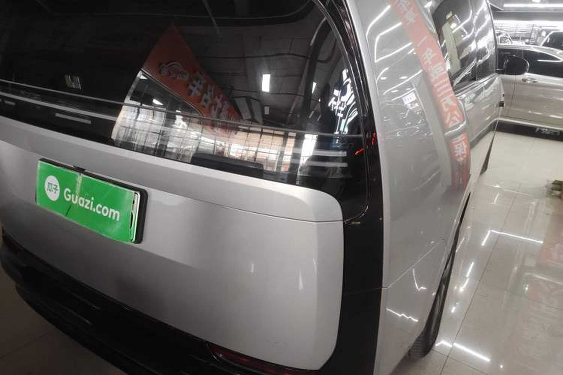 Used Li Auto MEGA 2024 Ultra Model Exterior 6