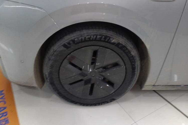 Used Li Auto MEGA 2024 Ultra Model Exterior 7