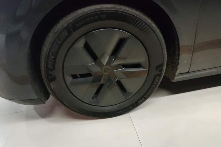 Used Li Auto MEGA 2024 Ultra Model Exterior 7